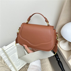Sacs à dos pour femmes en gros – Sacs à main en cuir PU de haute qualité pour femmes, petits sacs à bandoulière, sacs fourre-tout <span class=keywords><strong>avec</strong></span> <span class=keywords><strong>large</strong></span> <span class=keywords><strong>sangle</strong></span> - Product Image 3