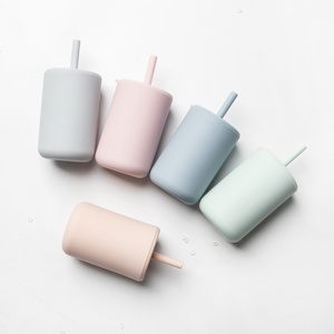 <span class=keywords><strong>Tasse</strong></span> droite en silicone pour bébés de dessin animé pour apprendre la paille de bébé étanche <span class=keywords><strong>tasse</strong></span> à boire directe mignonne pour l'activité de gymnastique en plein air - Product Image 3