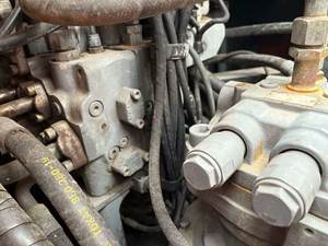 รถขุดฮิตาชิ ZX210LC มือสองจากญี่ปุ่น สภาพดีเยี่ยม ใช้งานได้อย่างราบรื่น - Product Image 6