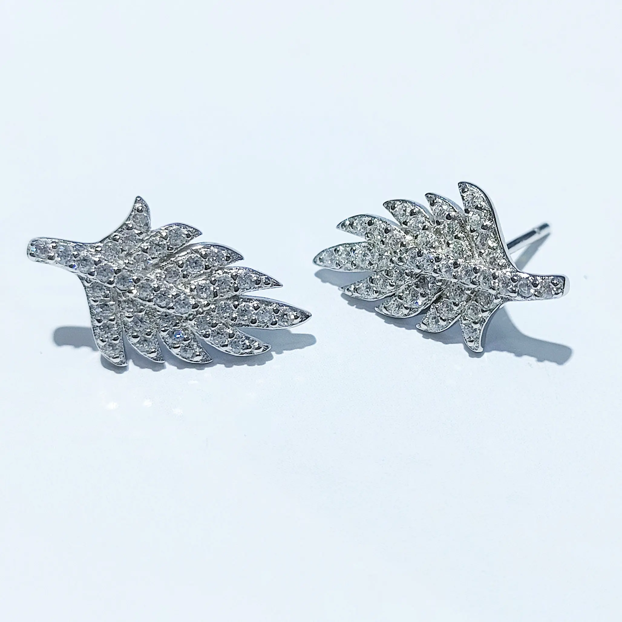 Anting-anting kancing CZ zirkon bening daun musim semi perak murni 925 asli untuk wanita perhiasan anting-anting mode