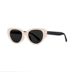 Gafas de Sol Cat Eye Blancas con Montura Completa, Protección UV400, Unisex, Estilo Moderno 2024 - Product Image 5