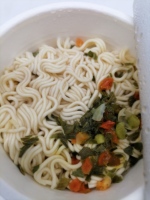 Thomas Wholesale Noodles Hot Sale Low Price Cup Ramen Noodles Soup Chinese Cup Instant Noodles 65g
