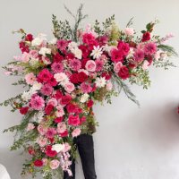 Neuer Stil Realistischer Künstlicher Blumen-Tischläufer für Hochzeitsfeiern und Schulanfangsdekorationen
