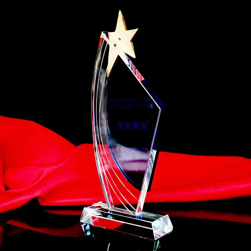Özel iş hediye katı kristal cam ödül kupa boş yıldız şekli kristal kupa tabanı ile