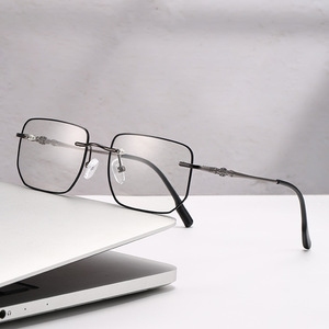 Occhiali Fotocromatici con Montatura Completa, Moda Transfrontaliera, Lenti Anti Luce Blu, Montatura in Metallo - Product Image 3