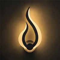 Applique murale moderne acrylique pour décoration intérieure lampe murale LED en forme de flamme pour fond de villa d'hôtel