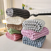 La manta estampada multifuncional de rayas anchas gruesas de Color sólido se puede utilizar como sábana de cama, manta para siesta o manta para mascotas