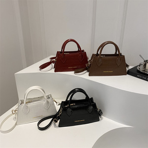Sac bandoulière rétro texturé simple et décontracté, style <span class=keywords><strong>Instagram</strong></span>, petit sac carré, motif crocodile tendance, sac portable pour femme - Product Image 1
