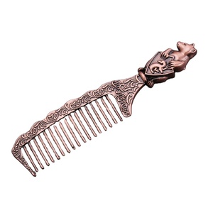 <span class=keywords><strong>Nueva</strong></span> llegada portátil magia <span class=keywords><strong>Harry</strong></span> película Potter Metal peine para el cabello Hufflepuff estilo universitario peine para el cabello herramientas <span class=keywords><strong>de</strong></span> maquillaje regalo cepillo para el cabello - Product Image 4