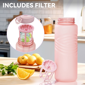 Bouteille d'eau de sport de 1L avec filtre infuseur de fruits, couvercle à paille rabattable anti-fuite, sans BPA, en plastique dépoli dégradé, pour la salle de sport - Product Image 4