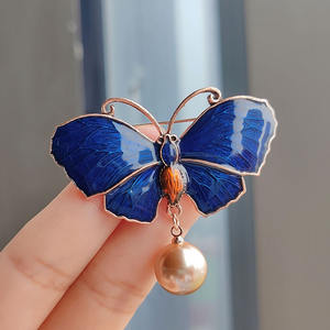 Nueva moda Ropa a granel Accesorios pequeños Broche de mariposa de aceite de gota de moda - Product Image 1