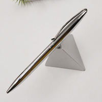 Bolígrafo Magnético Levitante Promocional con Base Triangular Metálica Plateada y Logotipo Personalizado