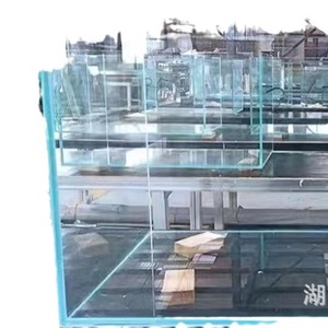 Aquarium rectangulaire en acrylique sur mesure, grand format, transparent, avec service d'installation - Product Image 1