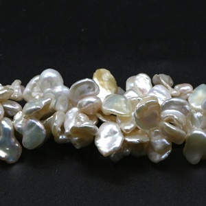 Perlas de Agua Dulce Naturales Sueltas Irregulares en Forma de Pétalos Blancos AA de Firstones Jewelry - Product Image 3