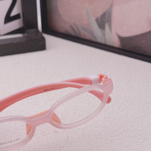Monture de lunettes anti-allergie de style classique certifiée Zhicheng, modèle 9001, convient à toutes les formes de visage, durable, bonne affinité avec la peau - Product Image 4