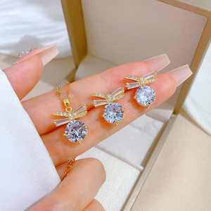 Conjunto de Collar y Pendientes de Acero Inoxidable Brillante con Zirconia Cúbica en Forma de Lágrima y Lazo, Chapado en Oro de 18k, para Mujer, Ideal para Regalo - Product Image 4
