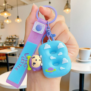 Llavero con Colgante de Animal de Dibujos Animados, Nuevo, con Letras, Lindo, de Ojos Grandes, Bebé Buzz Lightyear, Llavero para Coche, Pequeño Regalo - Product Image 4