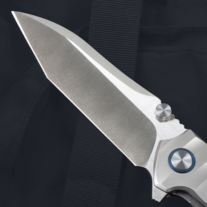Hoja plegable de acero M390 de alta calidad 60HRC, cuchillo de bolsillo táctico Premium, mango de titanio, mecanizado CNC, excelente 60HRC OEM - Product Image 3