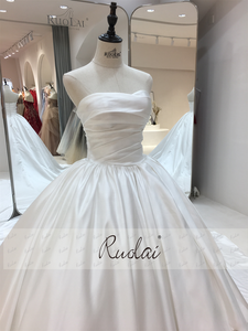 Ruolai ZD05061 Robe de mariée élégante en <span class=keywords><strong>satin</strong></span> uni sans bretelles Robe de bal sans manches Robes de mariée pour la mariée - Product Image 3