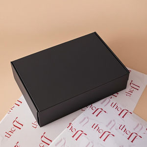 Gran oferta, papel <span class=keywords><strong>de</strong></span> regalo <span class=keywords><strong>de</strong></span> papel corrugado con logotipo plateado personalizado, laminado mate en relieve para <span class=keywords><strong>ropa</strong></span>, embalaje <span class=keywords><strong>de</strong></span> regalo - Product Image 1