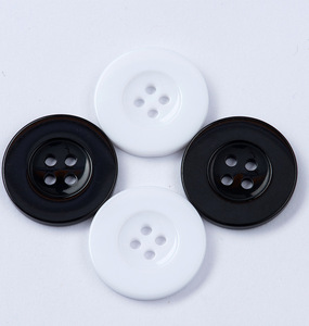 Bán Buôn Trắng Và Đen 4 Lỗ Nút Vòng Nhựa Nút Cho Áo Sơ Mi - Product Image 1