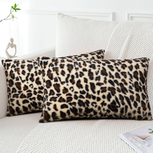 Funda de Cojín de Piel Sintética con Estampado de Leopardo de Lujo, Funda de Almohada Decorativa de Felpa Suave con Patrón de Piel de Animal para Sofá - Product Image 3