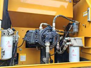 Oferta Destacada: Excavadora Sany SY215C SY215 de Segunda Mano, 21.5T, 20 Toneladas, Hidráulica, con Motor y Accesorio de Barrena para Construcción Pesada - Product Image 6