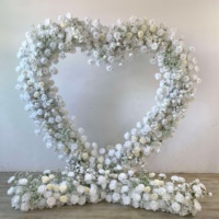 Groothandel zijden rozen hartvormige kunstbloemen boog voor bruiloft evenement achtergronddecoratie handgemaakt realistisch moderne stijl