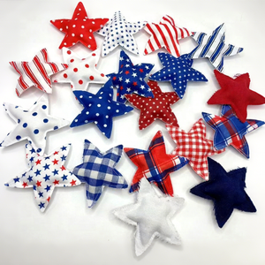 Adornos de Peluche Patrióticos Hechos a Mano para el Día de la Independencia de EE. UU., Decoración a Cuadros Rojos, Blancos y Azules con Rayas, Decoración para Fiestas del 4 de Julio, Adornos de Estrellas de Peluche - Product Image 1