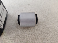 Convient pour Rolls Royce Cullinan RR31/Phantom EWB RR12 Manchon en caoutchouc de bras oscillant OEM : 31106893396