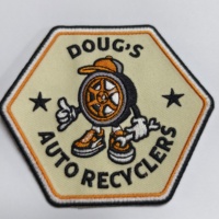 Casquette de camionneur brodée intégrale, design patch chenille western avec logo, broderie de lettres, patchs thermocollants personnalisés, vente en gros