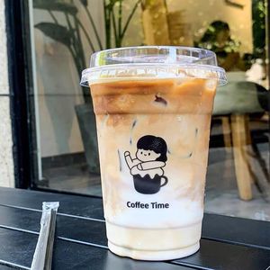 แก้วกาแฟและชาพลาสติก PET แบบใช้แล้วทิ้ง หนาพิเศษ ปลอดสาร BPA พร้อมฝาปิดสูง สำหรับเครื่องดื่มเย็นแบบนำกลับบ้าน ขายส่ง - Product Image 4