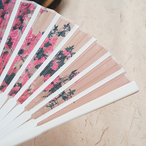 MUMU Abanico <span class=keywords><strong>de</strong></span> Bambú <span class=keywords><strong>de</strong></span> <span class=keywords><strong>Tela</strong></span> <span class=keywords><strong>de</strong></span> Seda con Acabado Pintado <span class=keywords><strong>de</strong></span> 23cm/7 Pulgadas, Estilo Chino, Escultura Personalizada China - Product Image 3