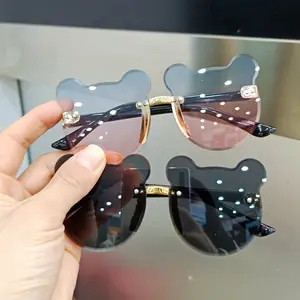 Lunettes de soleil design créatif ours en peluche à la mode et mignonnes lunettes de soleil pour enfants résistantes aux UV