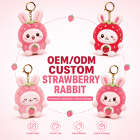 Fabricant OEM ODM de porte-clés en peluche lapin fraise, vente en gros, pendentif de sac en peluche moelleux, cadeau direct usine