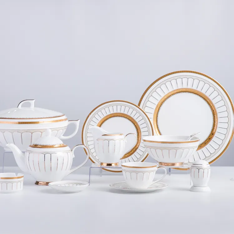 Aangepaste Prive Etikettering P & T Royal Ware Fabriek Professionele Geglazuurd Porselein Plaat Restaurant Keramische Servies Horeca