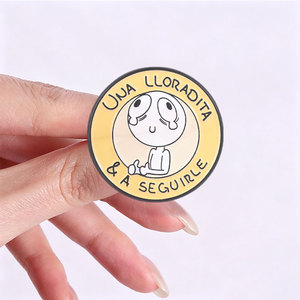Divertido Set de Broches Esmaltados de Pato Español con Frases: 'Me canso de ser buena persona' para Decoración de Mochilas - Product Image 2