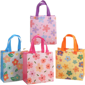 Bolsas de Regalo Personalizables con Diseño Floral de Fábrica KAIYE, Bolsa de Regalo de Tela No Tejida con Asa para Niños y Adultos, Cumpleaños, Día de la Madre - Product Image 1