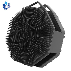 Brosse de bain carrée polygonale en silicone, poils doux, universelle pour le shampooing et le lavage du corps - Product Image 1