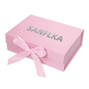 Cajas Embalaje de imán personalizado para ropa Logotipo de lámina dorada Estampado Caja de regalo de papel de cartón plegable reciclable - Product Image 1