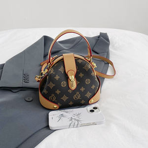 Bolso de Diseñador de Moda. Está hecho de material PU con patrón geométrico. Adecuado para uso diario.05 - Product Image 4