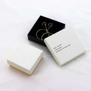 Boîte cadeau de luxe carrée rigide en papier avec logo personnalisé doré pour <span class=keywords><strong>bijoux</strong></span>, emballage haut de gamme pour colliers et bracelets - Product Image 3