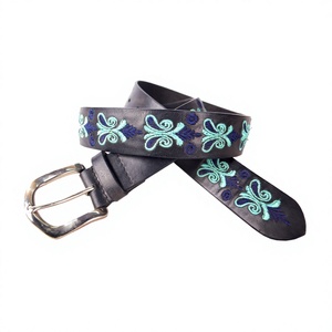 Ceinture en cuir de vachette brodée ethnique Equipro avec boucle ardillon en alliage, motif uni, décontractée, pour homme, écologique, finition artisanale, 3,5 cm - Product Image 1