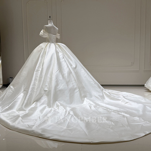 Vestido de Novia Moderno Xx91 de Satén Color Marfil con Escote Corazón, Plisado Minimalista, Cola Capilla, Sin Espalda, Largo hasta el Suelo, Venta al por Mayor - Product Image 4