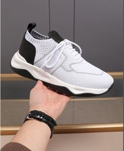 Chaussures de sport polyvalentes respirantes en tissu Fly Weave pour hommes et femmes, qualité supérieure, marque européenne 2025 - Product Image 4