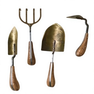 Ensemble Design Vintage de 4 Outils de Jardinage à Main Qualité Premium Dernière Arrivée Outils de Jardin Manche en Bois Fabrication et Fournisseur - Product Image 1
