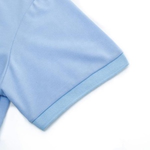 เสื้อโปโลผู้ชายขายส่ง สีฟ้าอ่อน ผ้าฝ้าย แขนสั้น สีพื้น เรียบง่าย สั่งทำโลโก้ได้ คุณภาพสูง จำนวนมาก - Product Image 4