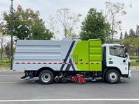 Camion balayeuse multifonctionnel intégré pour le lavage et le balayage – Véhicule de nettoyage routier haute performance