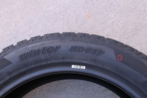 Pneu radial HAIDA HD617 185/60R15 195/65R15 résistant au froid hivernal, design à rainures fines, dégagement rapide de la neige, utilisation sûre pour les voitures familiales - Product Image 2