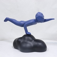 Sculpture en résine de figurine volante abstraite, plaquée or et argent, statue d'art humain, base nuage, décoration de luxe pour la maison, vente en gros OEM UE